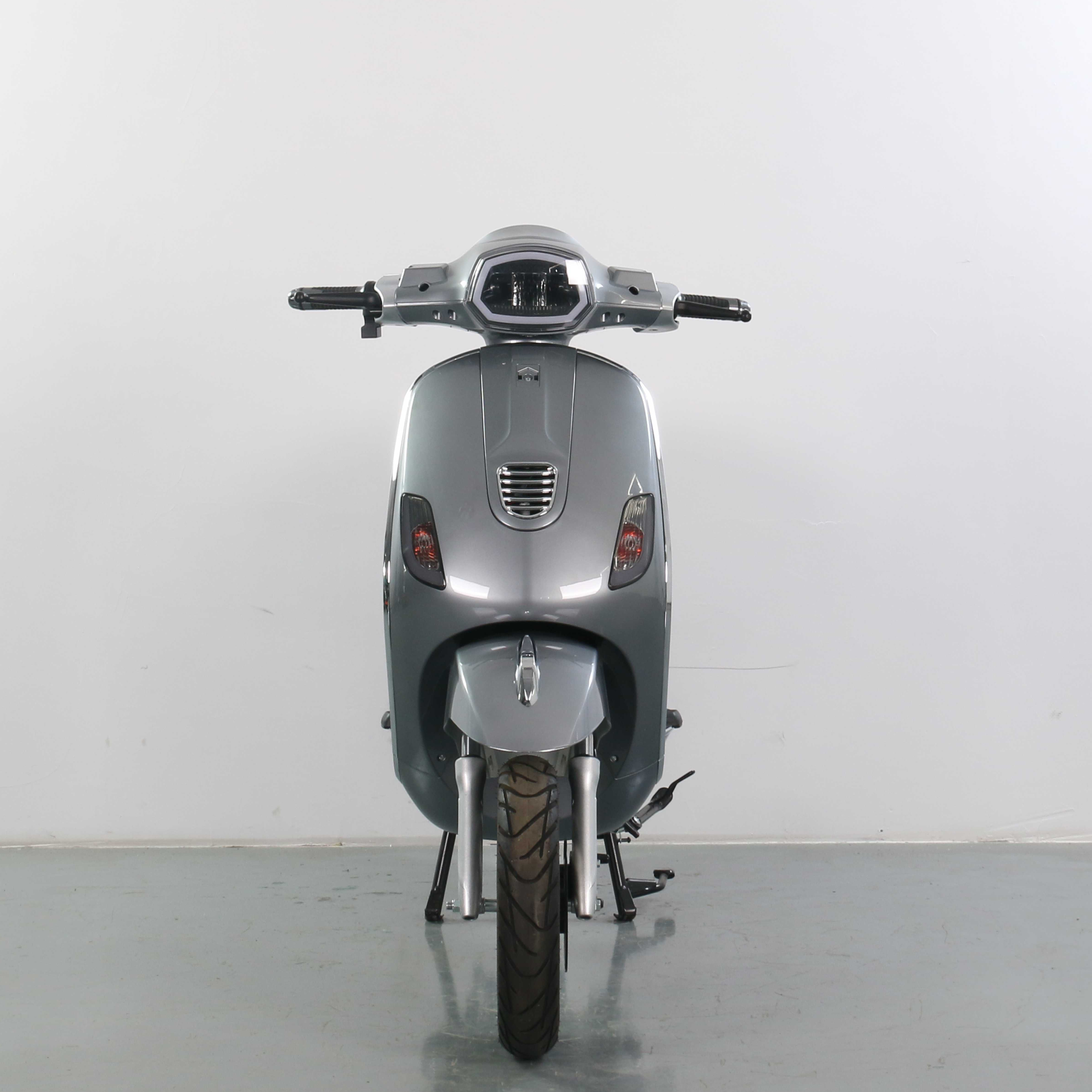 Factory Direct-sale 60V 2000W Electric Racing Car with Aerodynamic Design, Quick Charging, Brushless Motor Electric Motorcycle