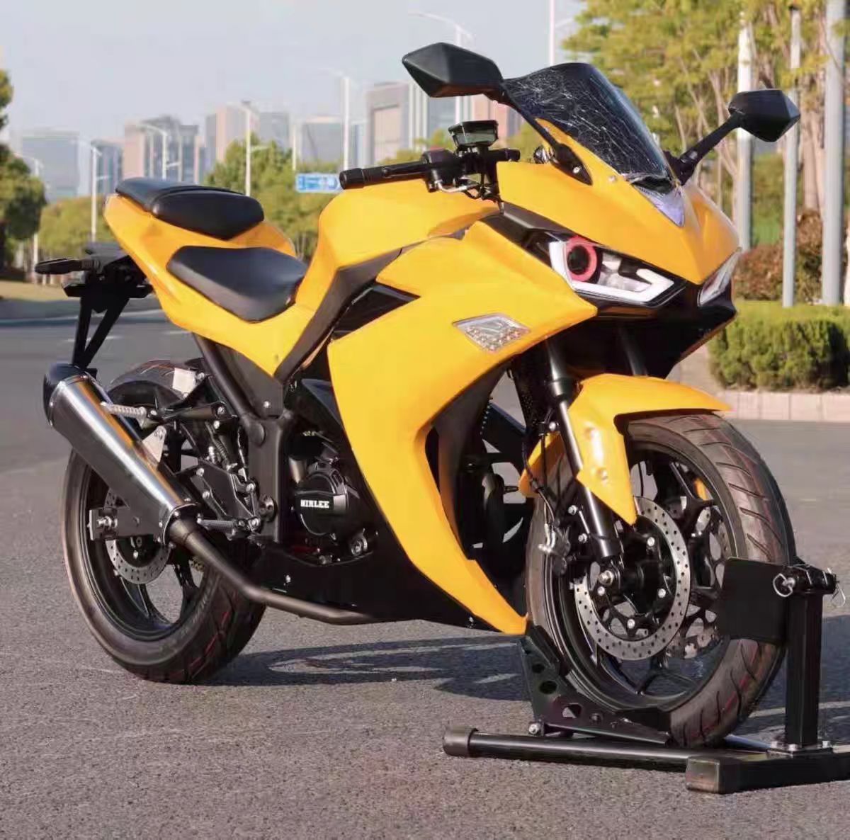 Kawasaki Model Second-hand  Xiaorenzhe 250CC-400cc  China Sports Car and Motorcycle