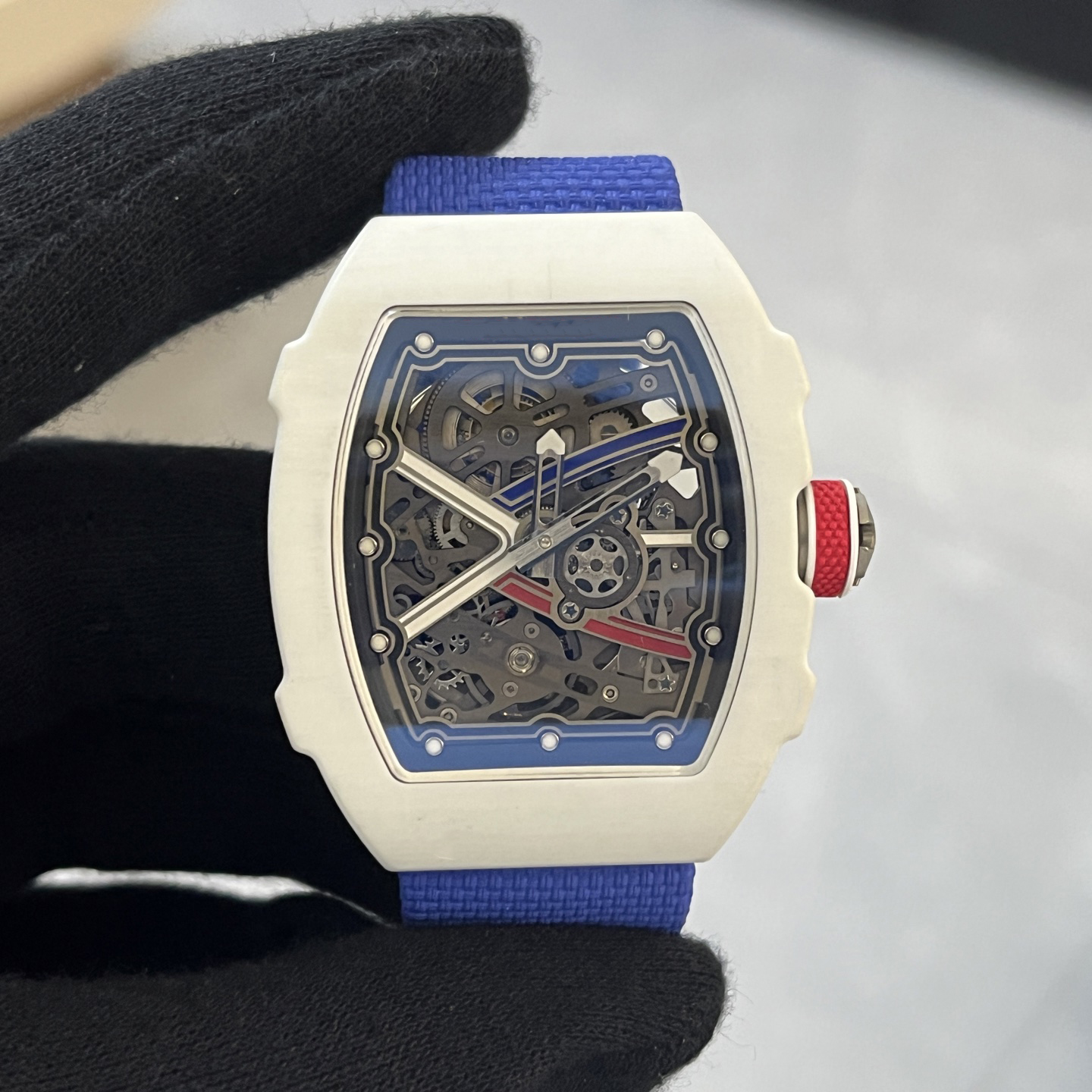 Luxury Carbon Fiber Mechanical Watch Ultra Thin 8.2MM 38G Qatar Series French White Classic Fashion Design67-02logo